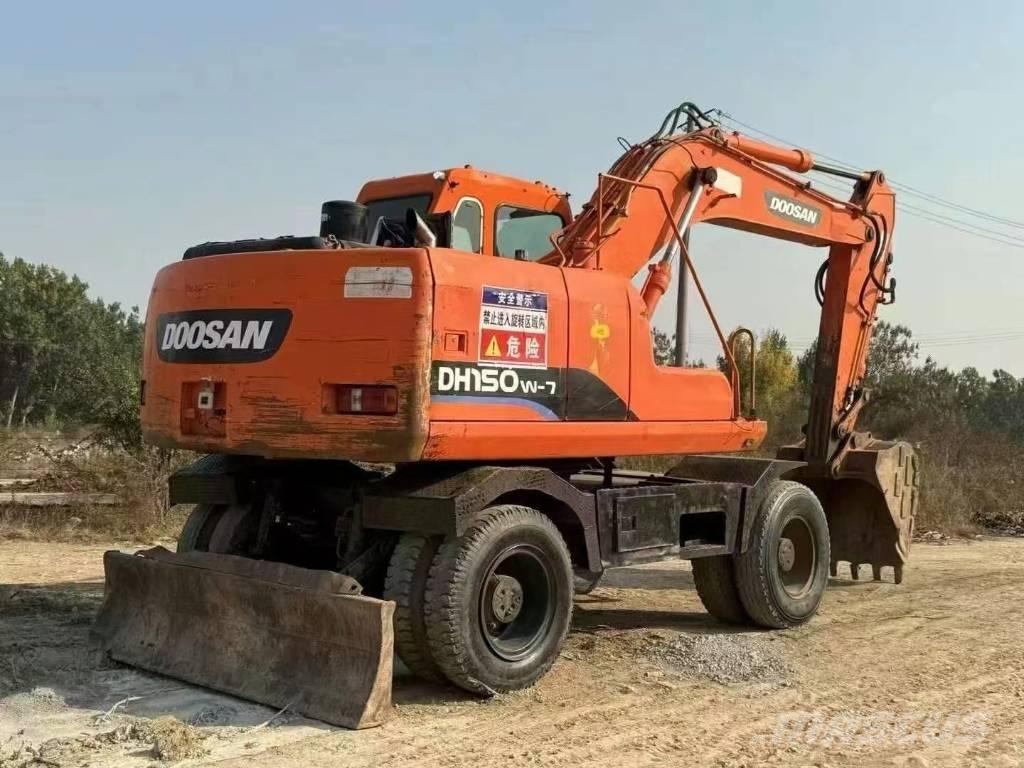 Doosan DH150W Excavadoras de ruedas