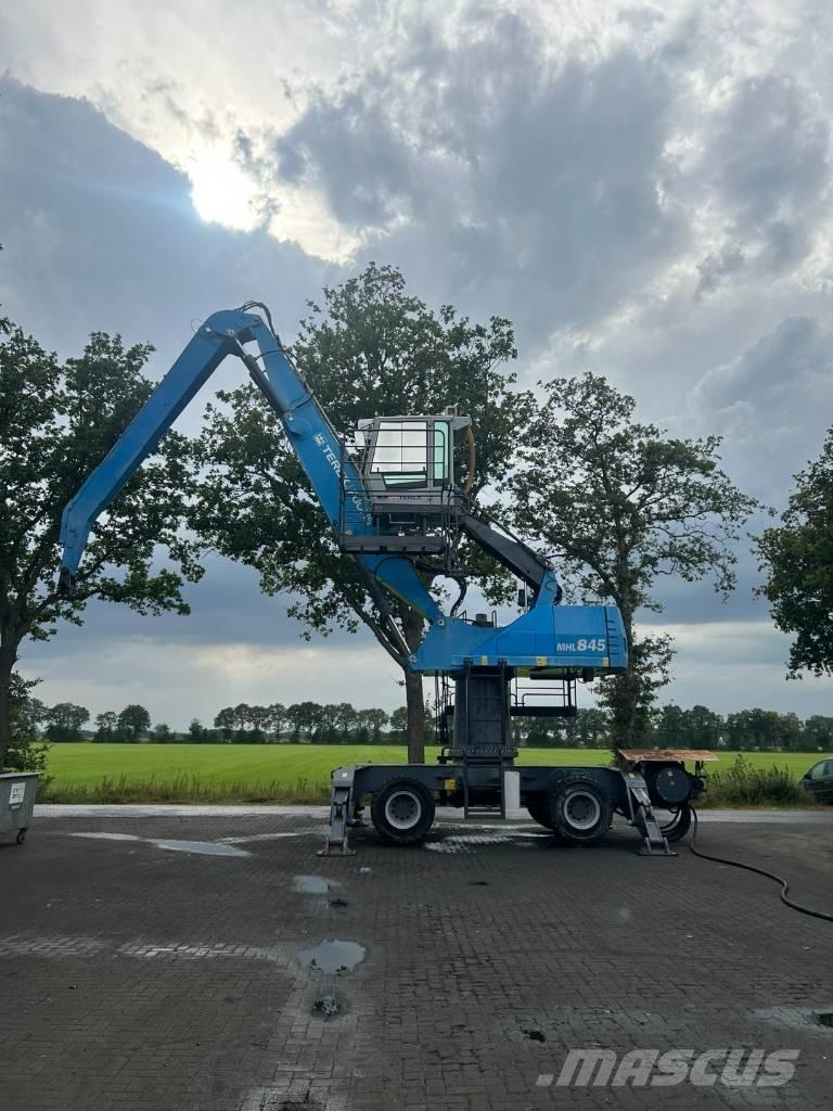 Fuchs 845 Manejadores de residuos industriales