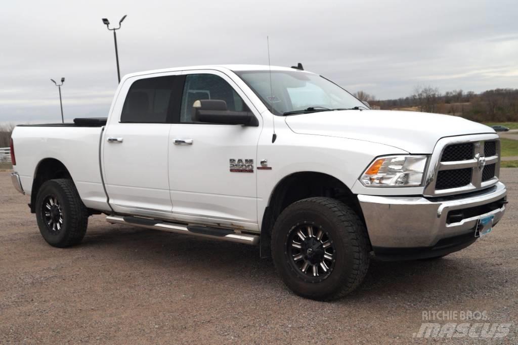 RAM 2500 SLT Otros