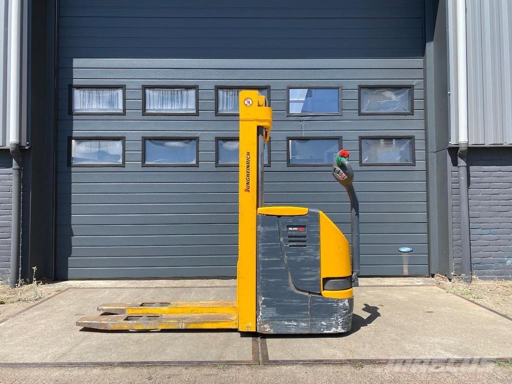 Jungheinrich EJC12 Montacargas manual