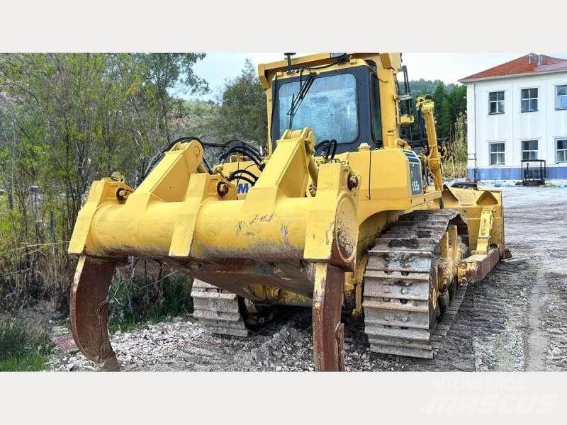 Komatsu D155AX-5 Buldozer sobre oruga