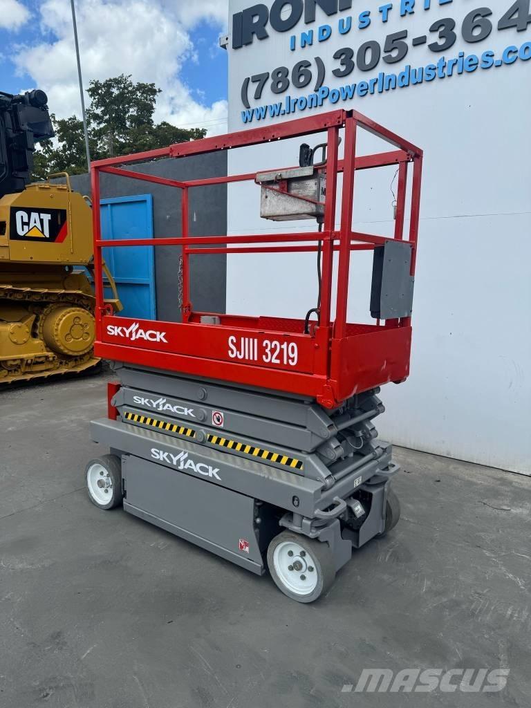 SkyJack SJ III 3219 Plataformas tijera