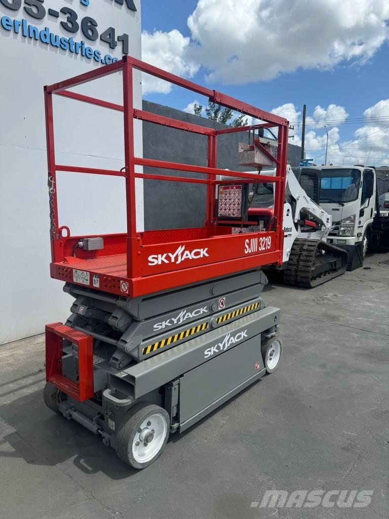 SkyJack SJ III 3219 Plataformas tijera