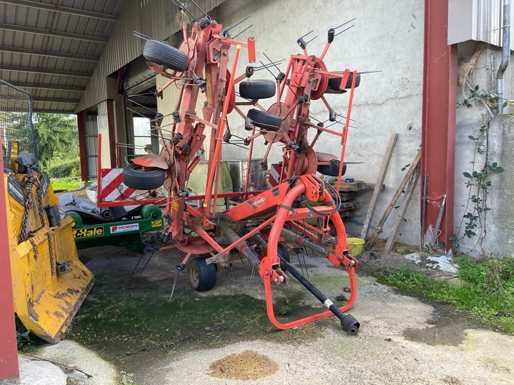 Kuhn GF8702 Rastrilladoras y rastrilladoras giratorias