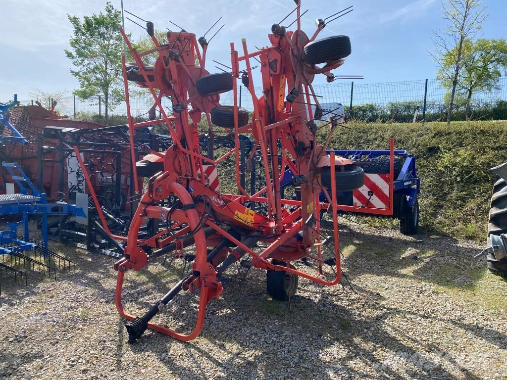 Kuhn GF8702 Rastrilladoras y rastrilladoras giratorias