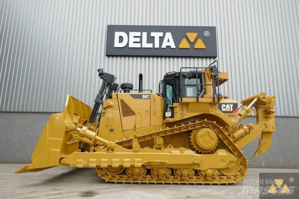 CAT D8T Buldozer sobre oruga