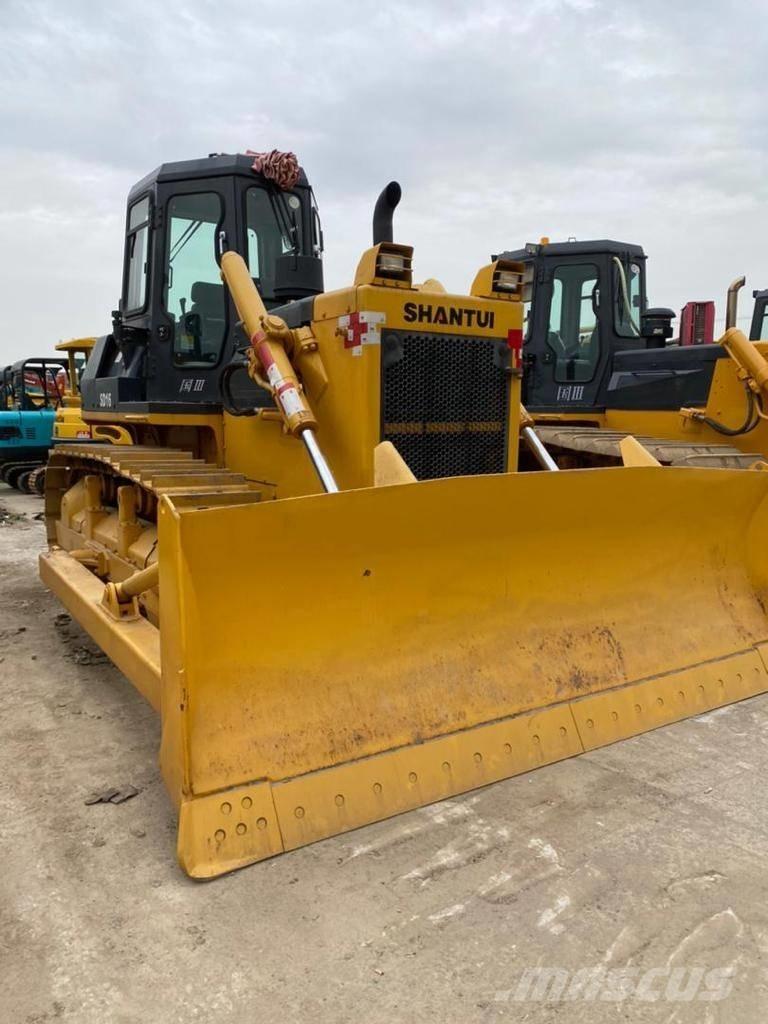 Shantui SD 16 Buldozer sobre oruga