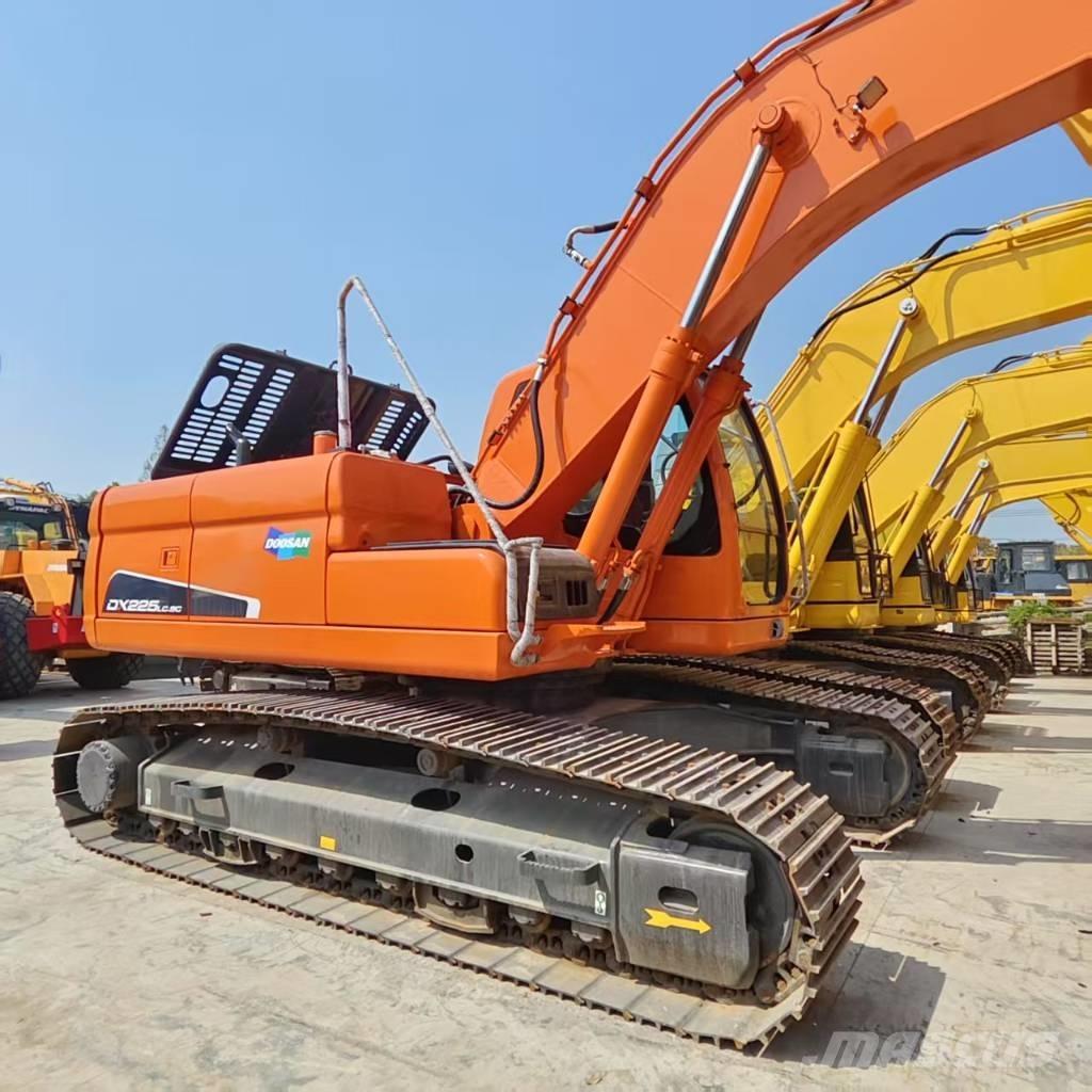 Doosan DX225LC-9C Excavadoras sobre orugas