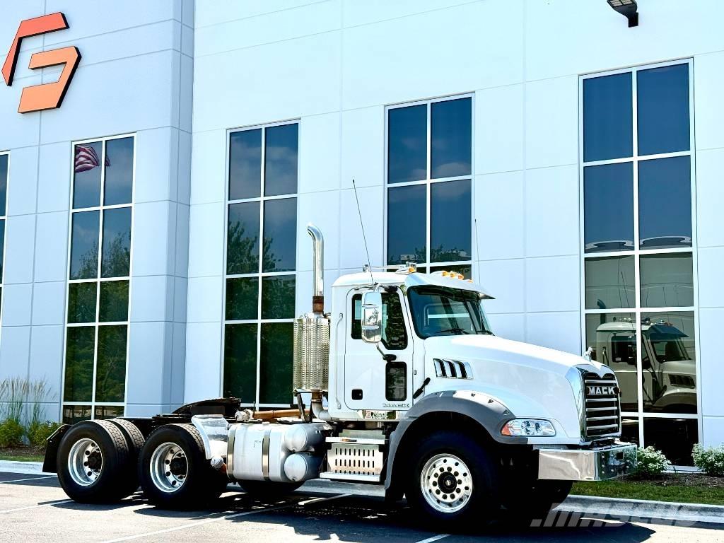 Mack GU 813 Camiones tractor