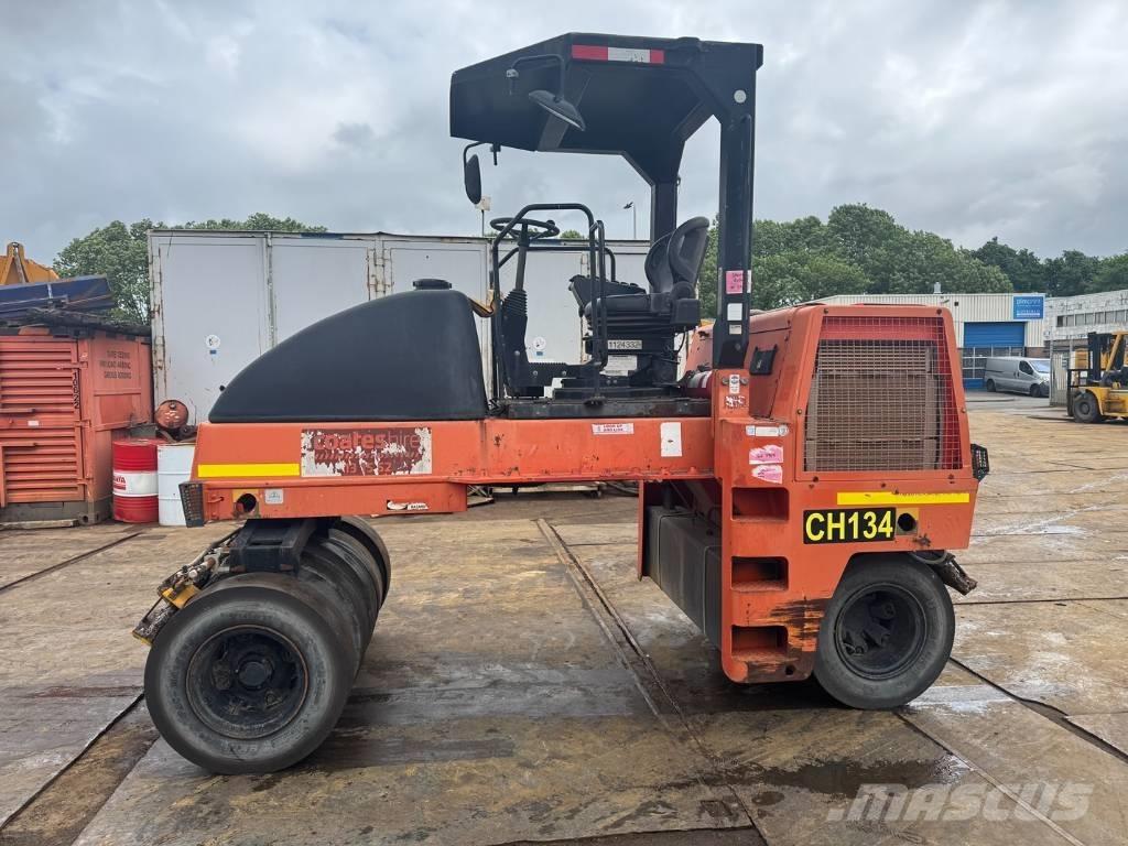 Dynapac CP 142 Rodillos sobre neumáticos