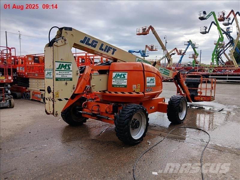 JLG 600 AJ Plataformas con brazo de elevación manual