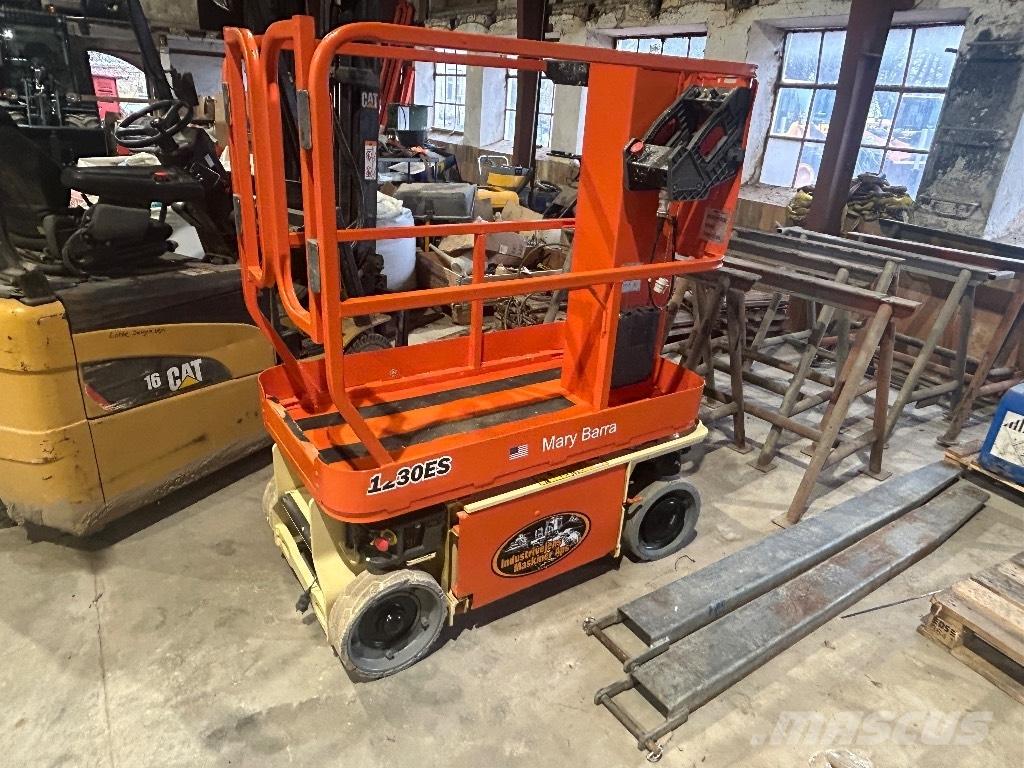 JLG 1230 ES Plataformas con jaula de elevación