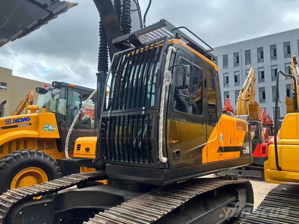 Hyundai HX 220 Excavadoras sobre orugas
