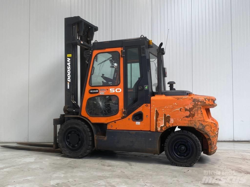 Doosan D50SC-7 Camiones diesel