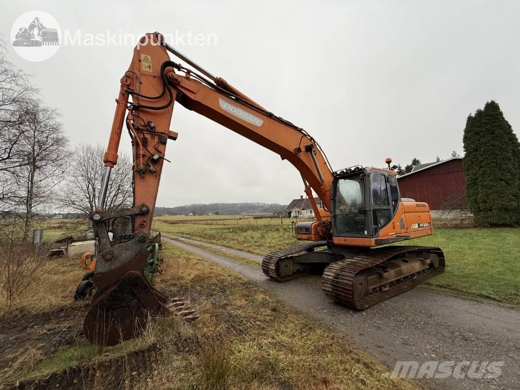 Doosan DX 225 LC Excavadoras sobre orugas