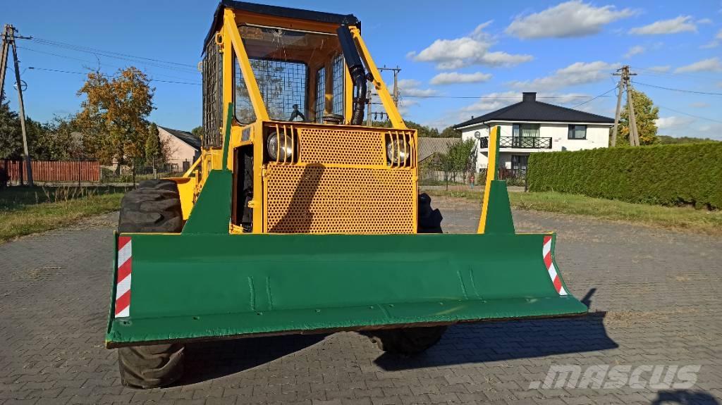 LKT 81 Arrastradoras de troncos