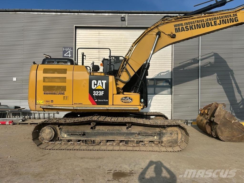 CAT 323 F L Excavadoras sobre orugas