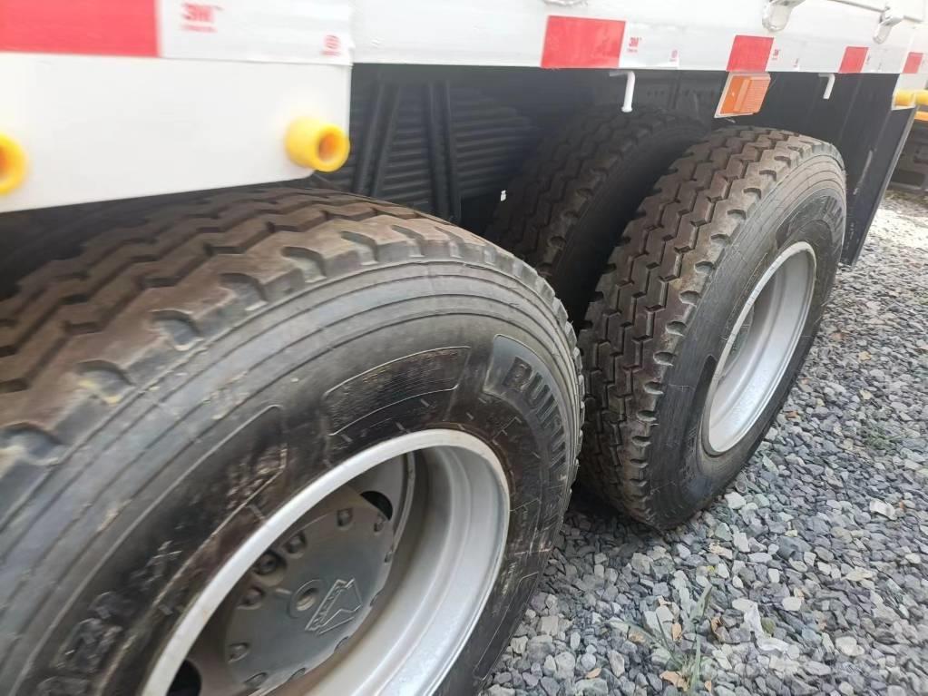 Howo 371 Montacargas y elevadores de material