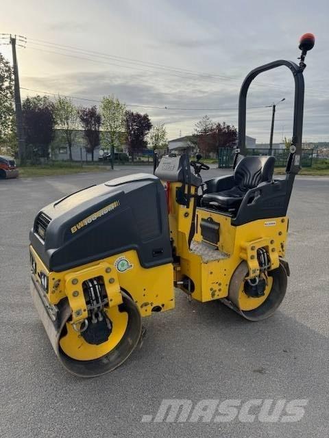 Bomag BW 100 AD M-5 Rodillos de doble tambor