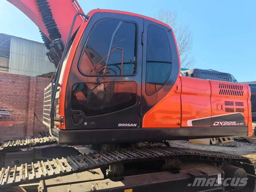 Doosan DX 225 LC Excavadoras sobre orugas