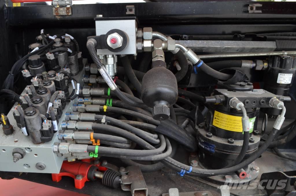 Manitou ManGo 12 Plataformas con brazo de elevación manual