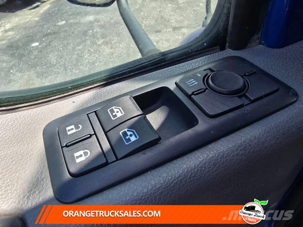 International MV607 Camiones de cama baja