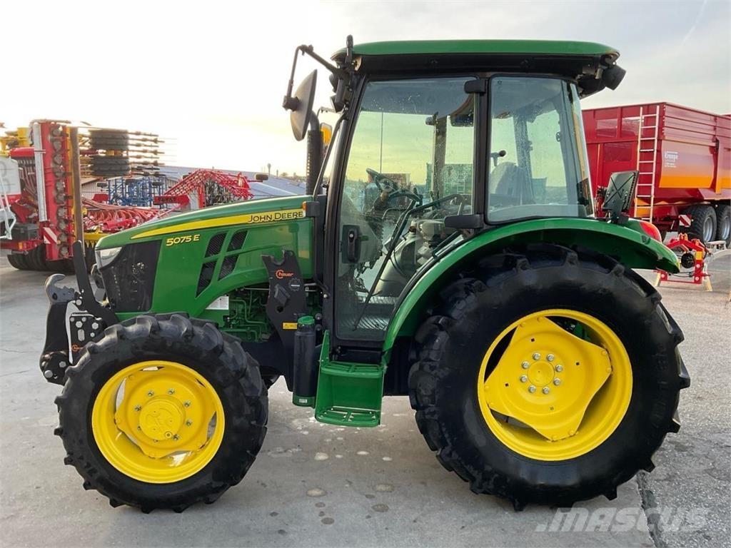 John Deere 5075E Tractores