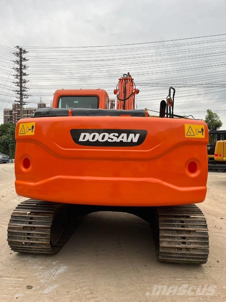 Doosan DX 140 LC Excavadoras sobre orugas