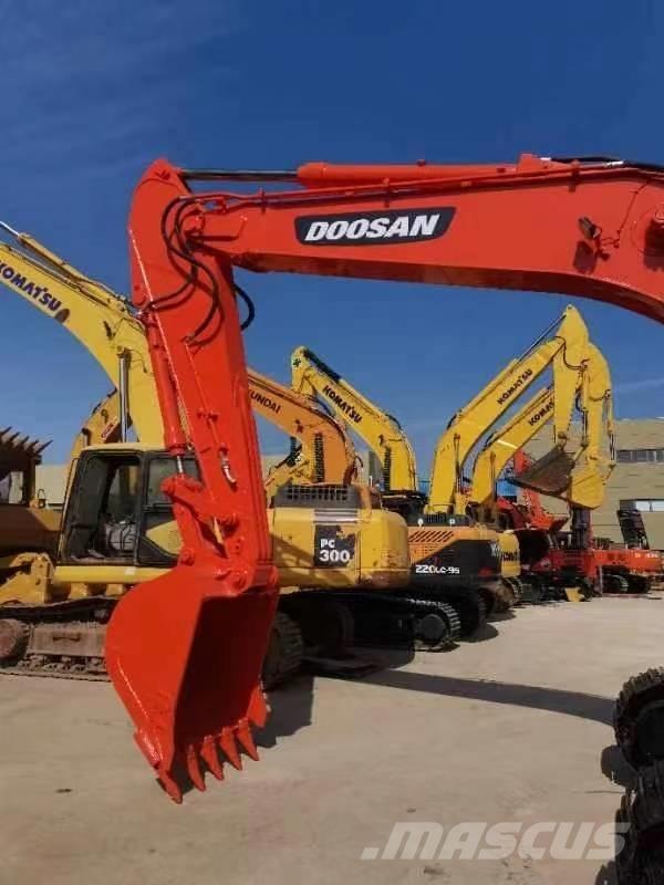 Doosan DX 225 Excavadoras sobre orugas