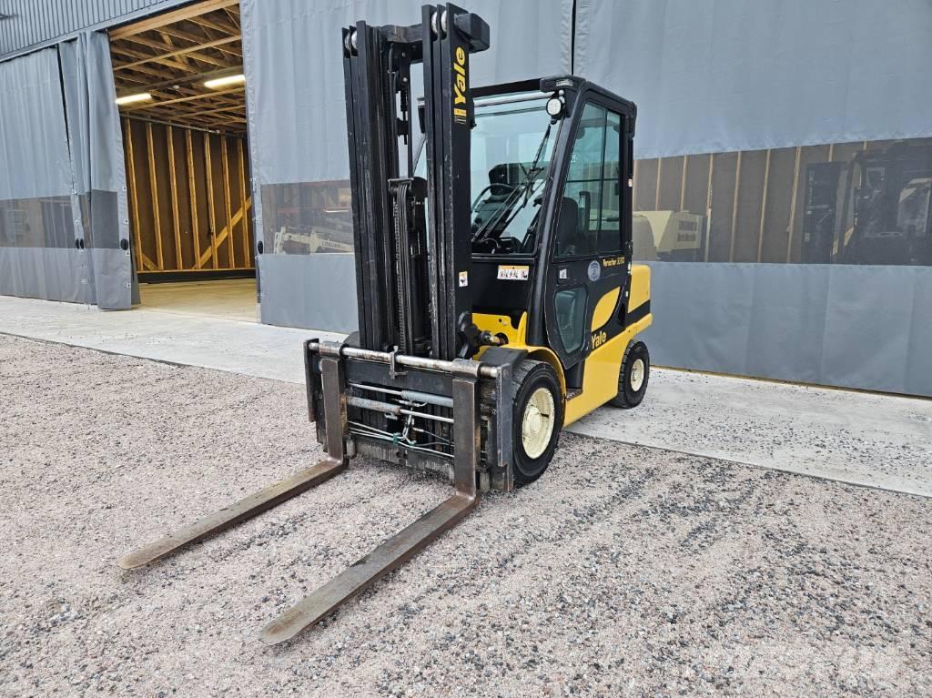 Yale GDP 35 VX Camiones diesel