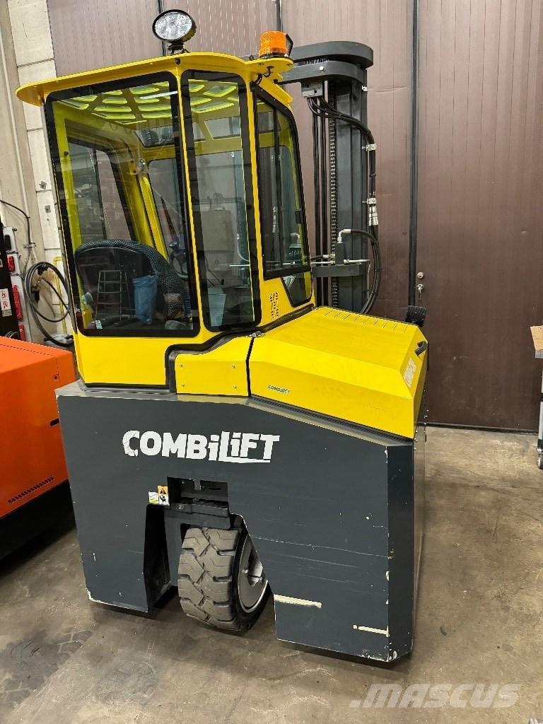 Combilift CBE3000 Montacargas de 4 vías