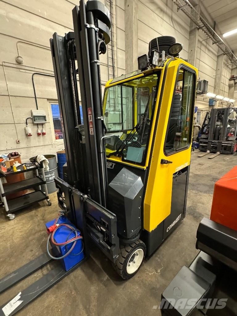 Combilift CBE3000 Montacargas de 4 vías