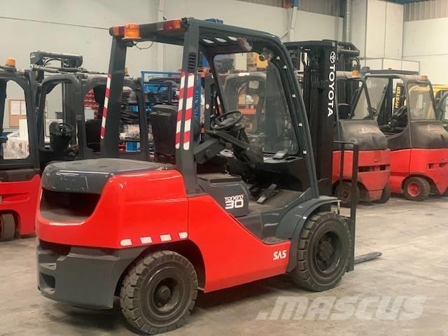 Toyota 8 FD F 30 Camiones diesel