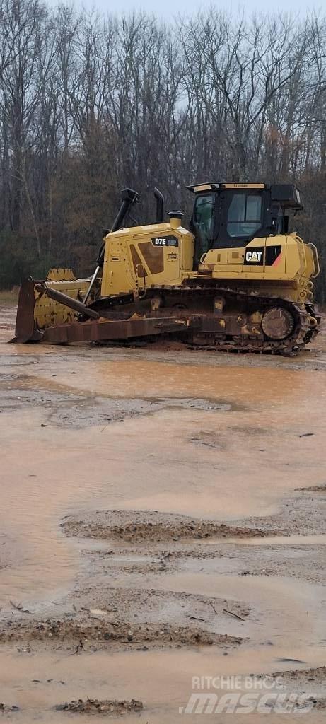 CAT D7E Buldozer sobre oruga