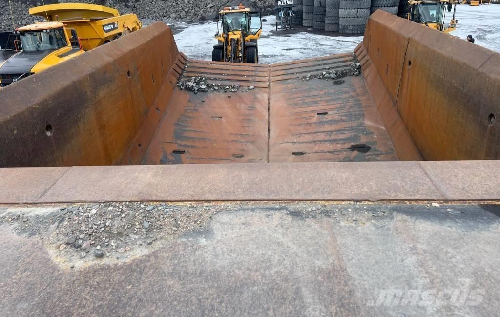 Komatsu 605-7 Camiones de volteo rigidos