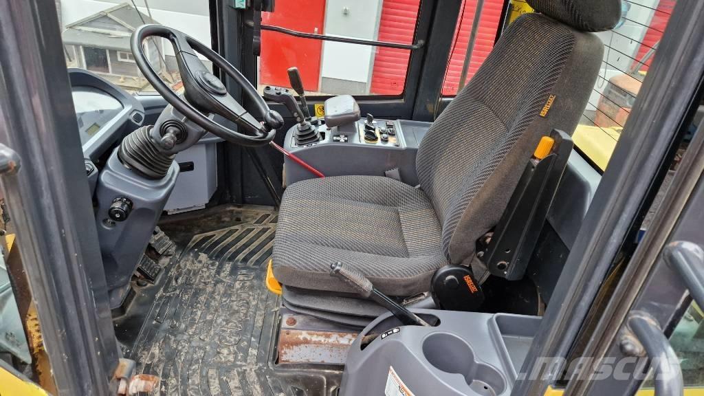 Komatsu WA 200 PZ-6 Cargadoras sobre ruedas