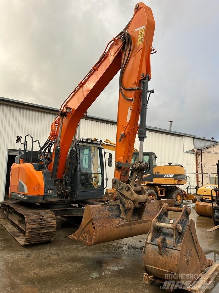 Doosan DX140 LCR Excavadoras sobre orugas