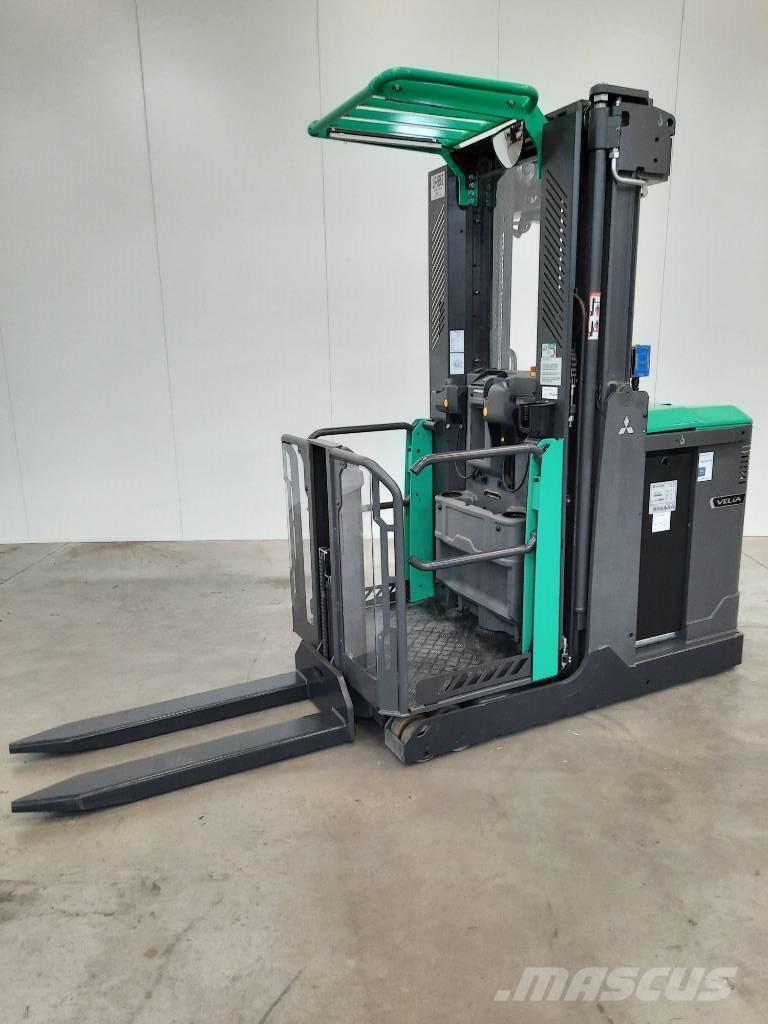 Mitsubishi OPBM10P Montacargas recogepedidos de gran altura