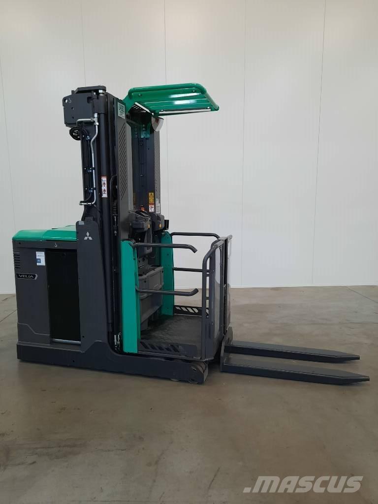 Mitsubishi OPBM10P Montacargas recogepedidos de gran altura