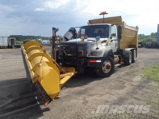 International 7400 Hojas y cuñas quitanieves