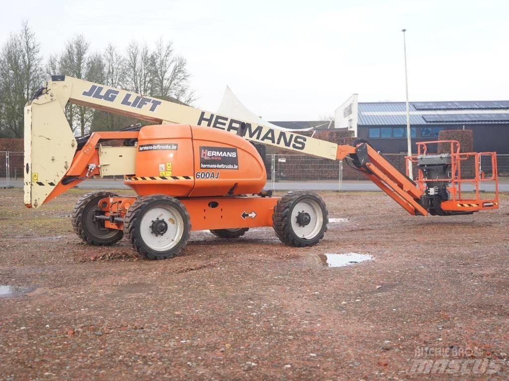 JLG 600 AJ Plataformas con brazo de elevación manual