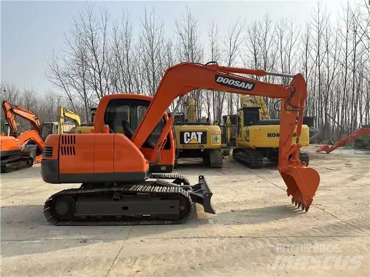 Doosan DX75 Excavadoras sobre orugas