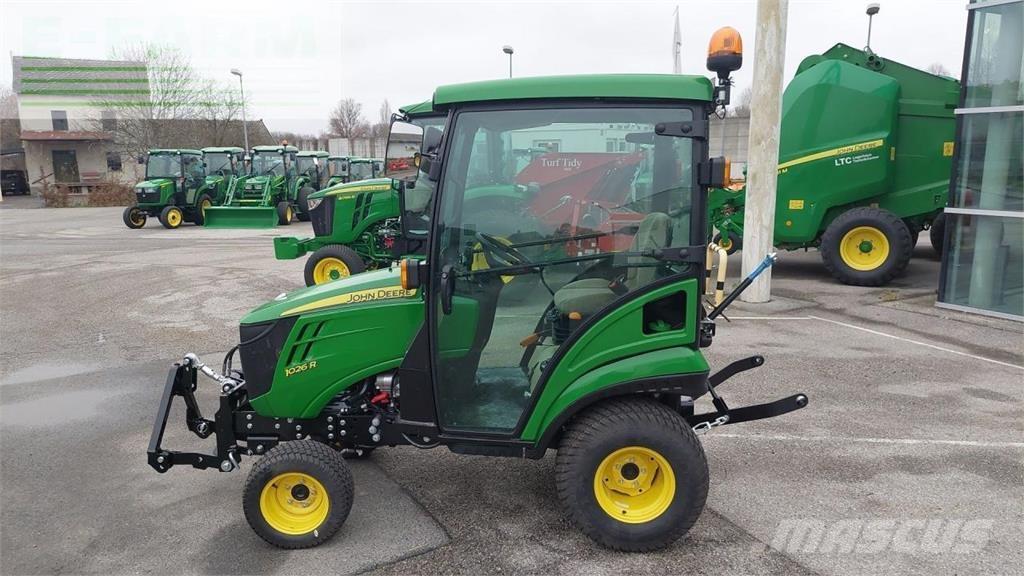 John Deere 1026R Tractores