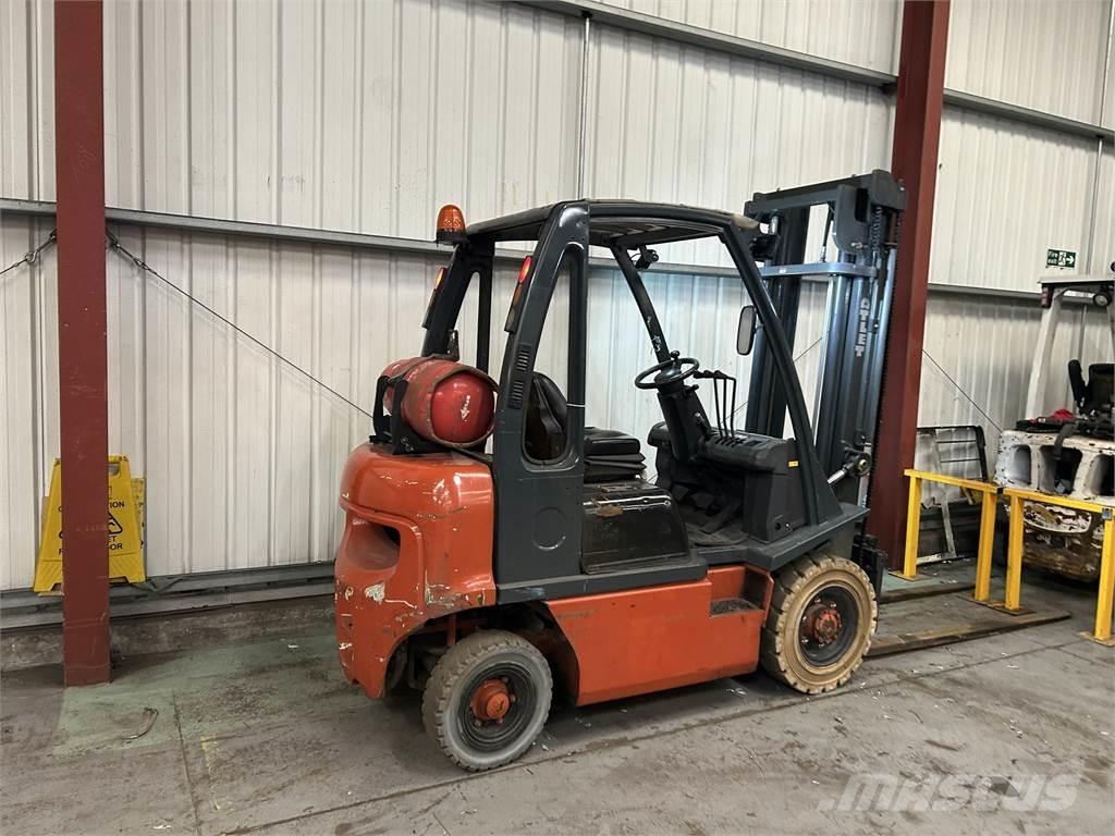 Nissan UD02A20PQ Camiones LPG