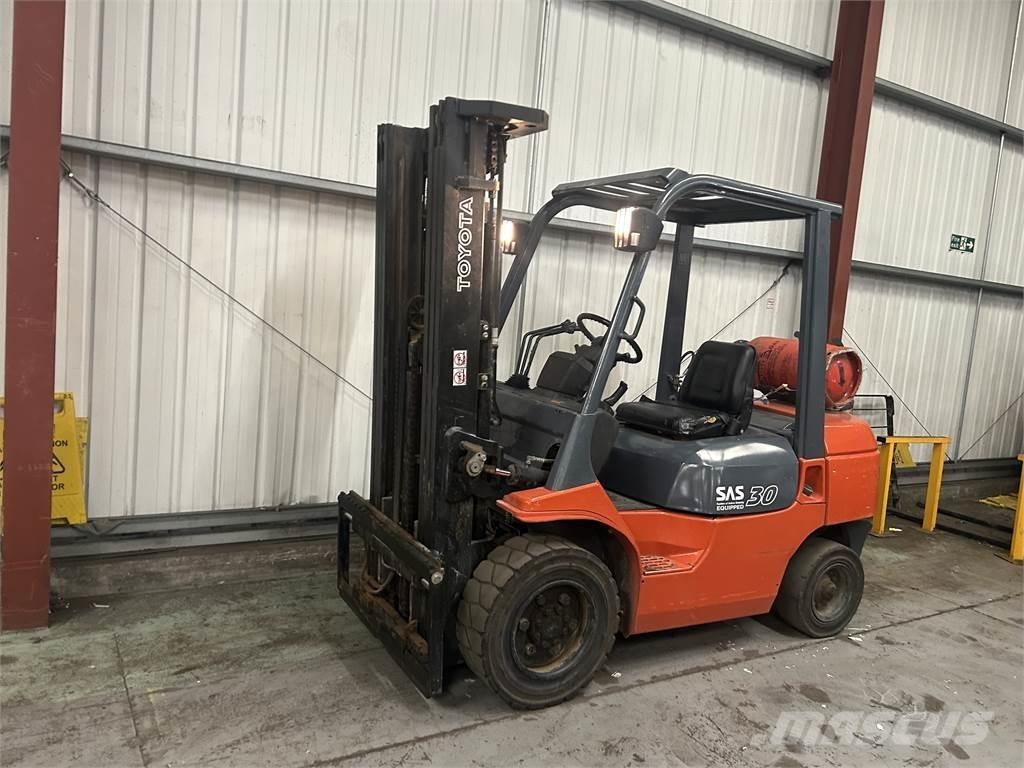 Toyota 7FGF30 Camiones LPG