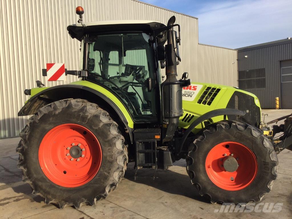 CLAAS ARION 550 Tractores