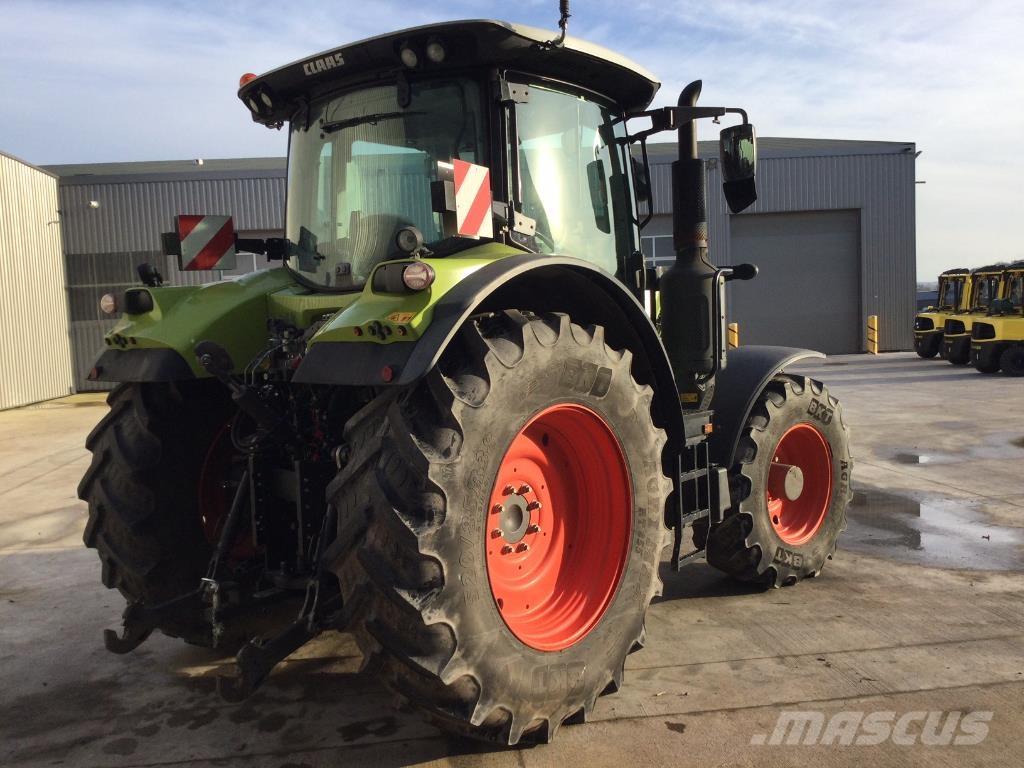 CLAAS ARION 550 Tractores