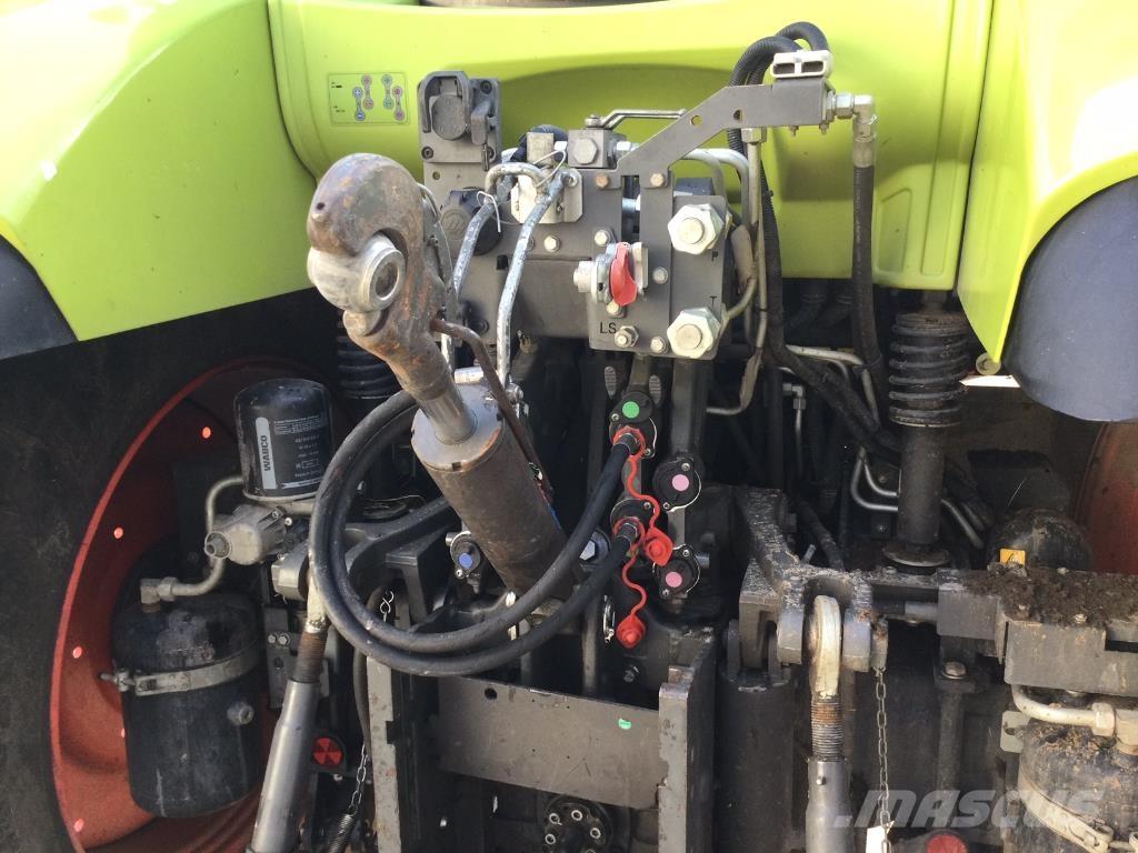 CLAAS ARION 550 Tractores