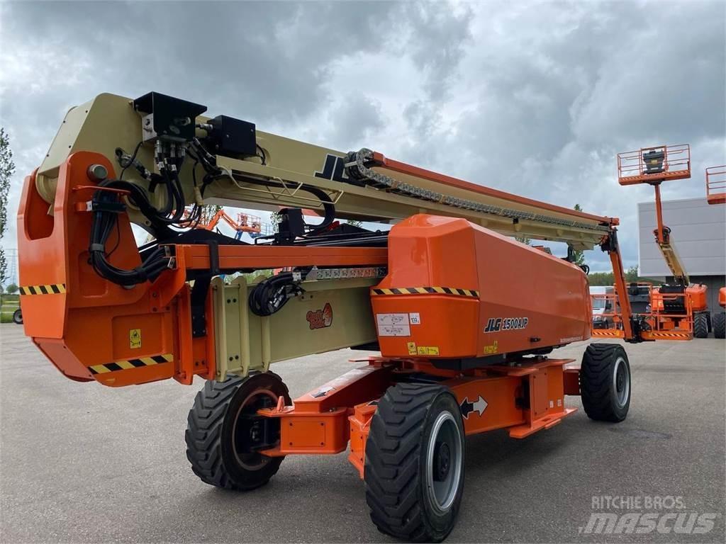 JLG 1500AJP Plataformas con brazo de elevación manual