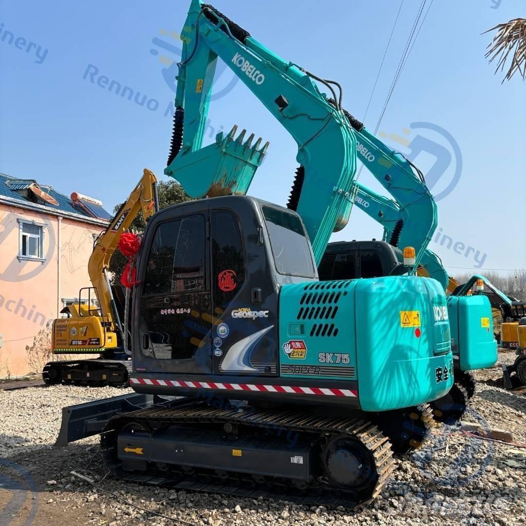 Kobelco SK75 Excavadoras sobre orugas